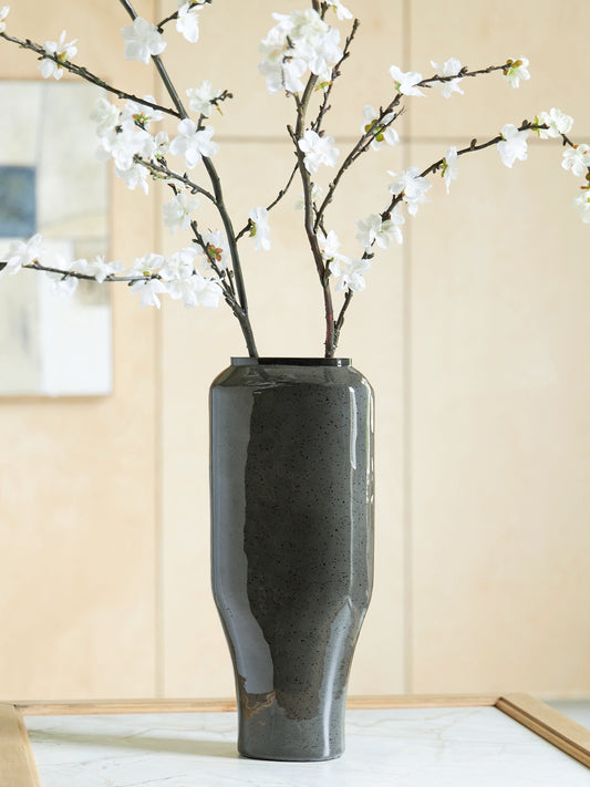 Kierlain Vase