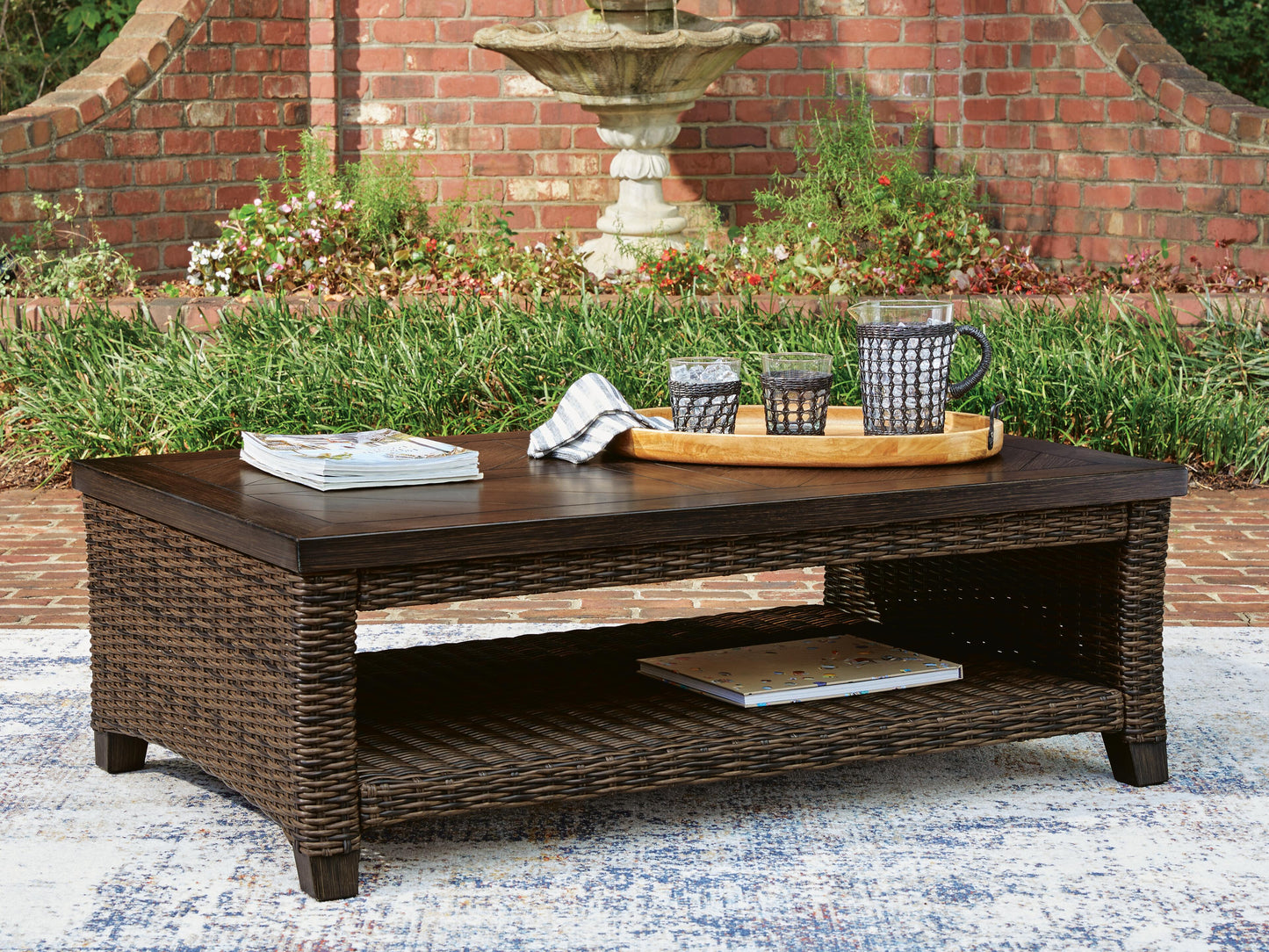 Monterey Point Rectangular Cocktail Table