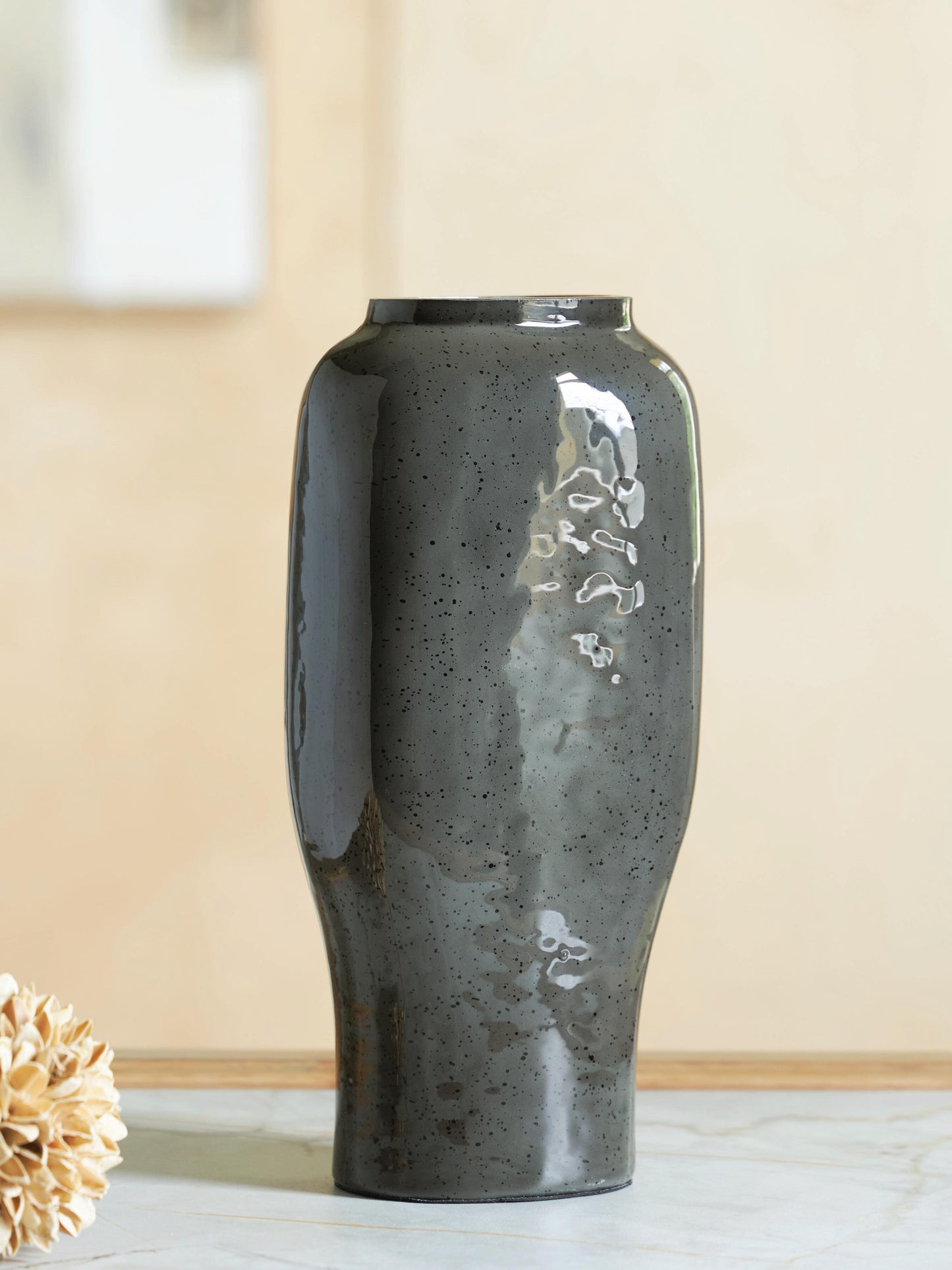 Kierlain Vase