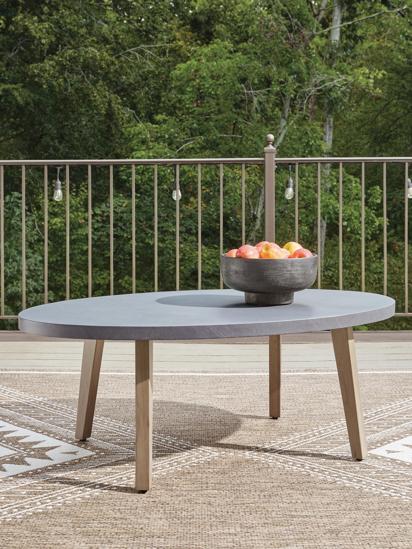 Harmony Headlands Oval Cocktail Table