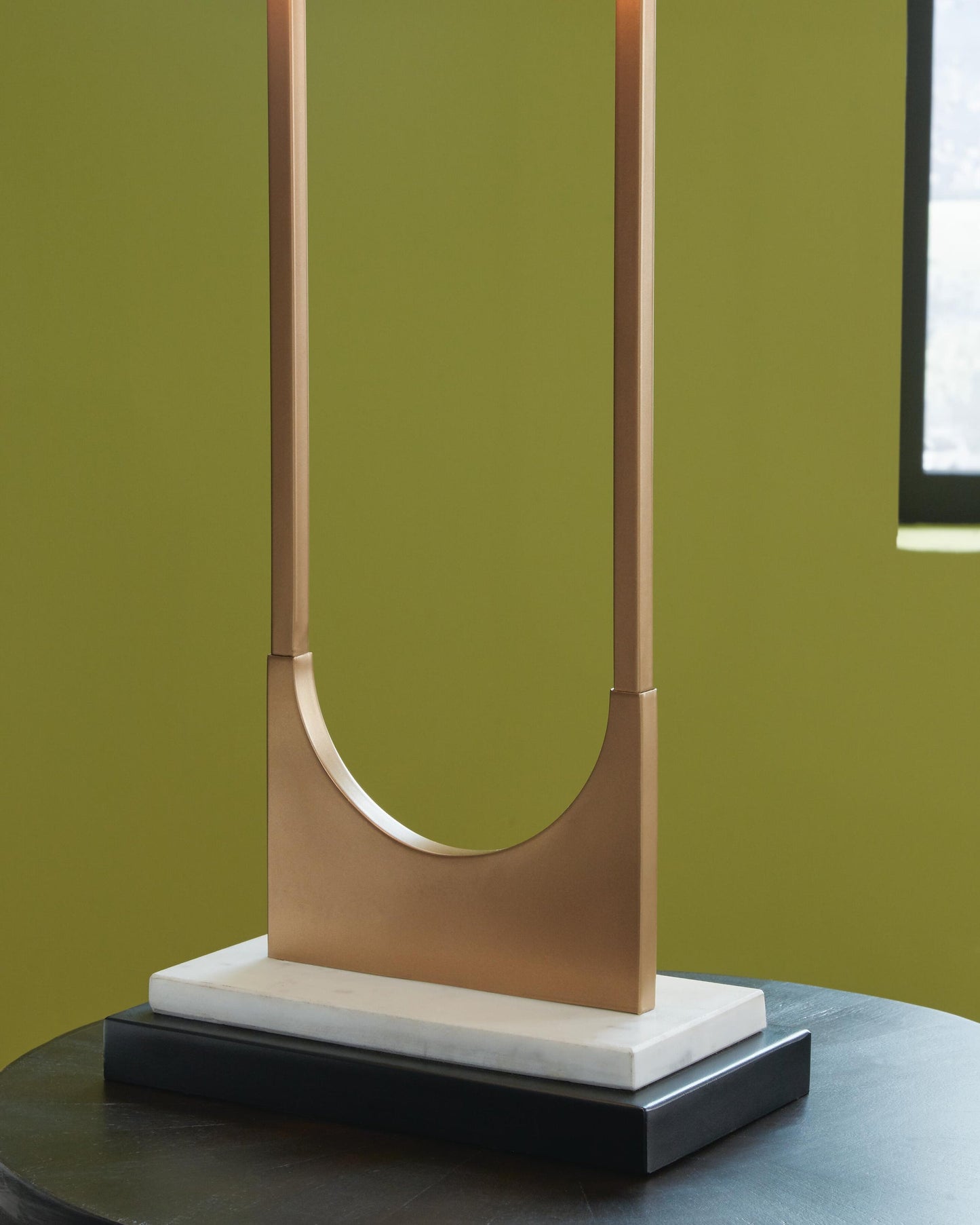 Malana Metal Table Lamp (1/CN)