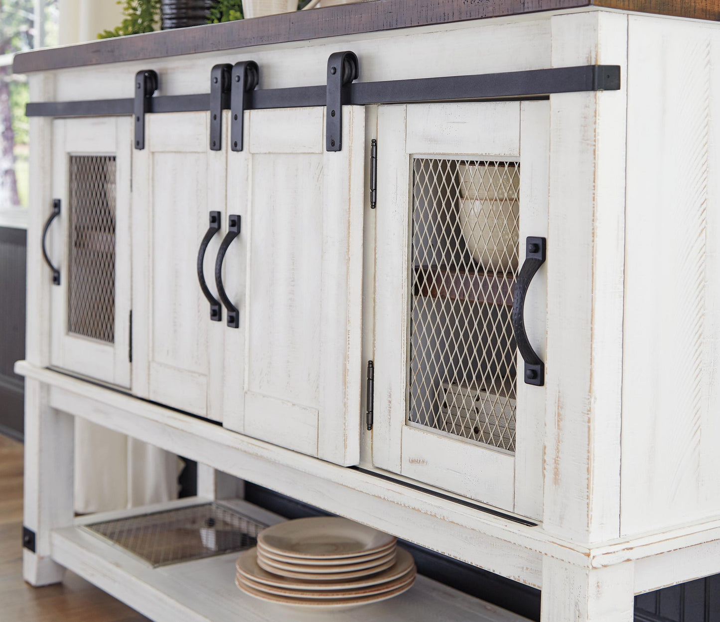 Valebeck Dining Room Server