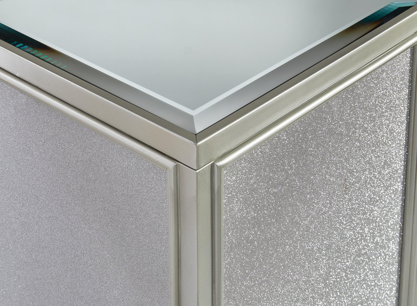 Traleena Nesting End Tables (2/CN)
