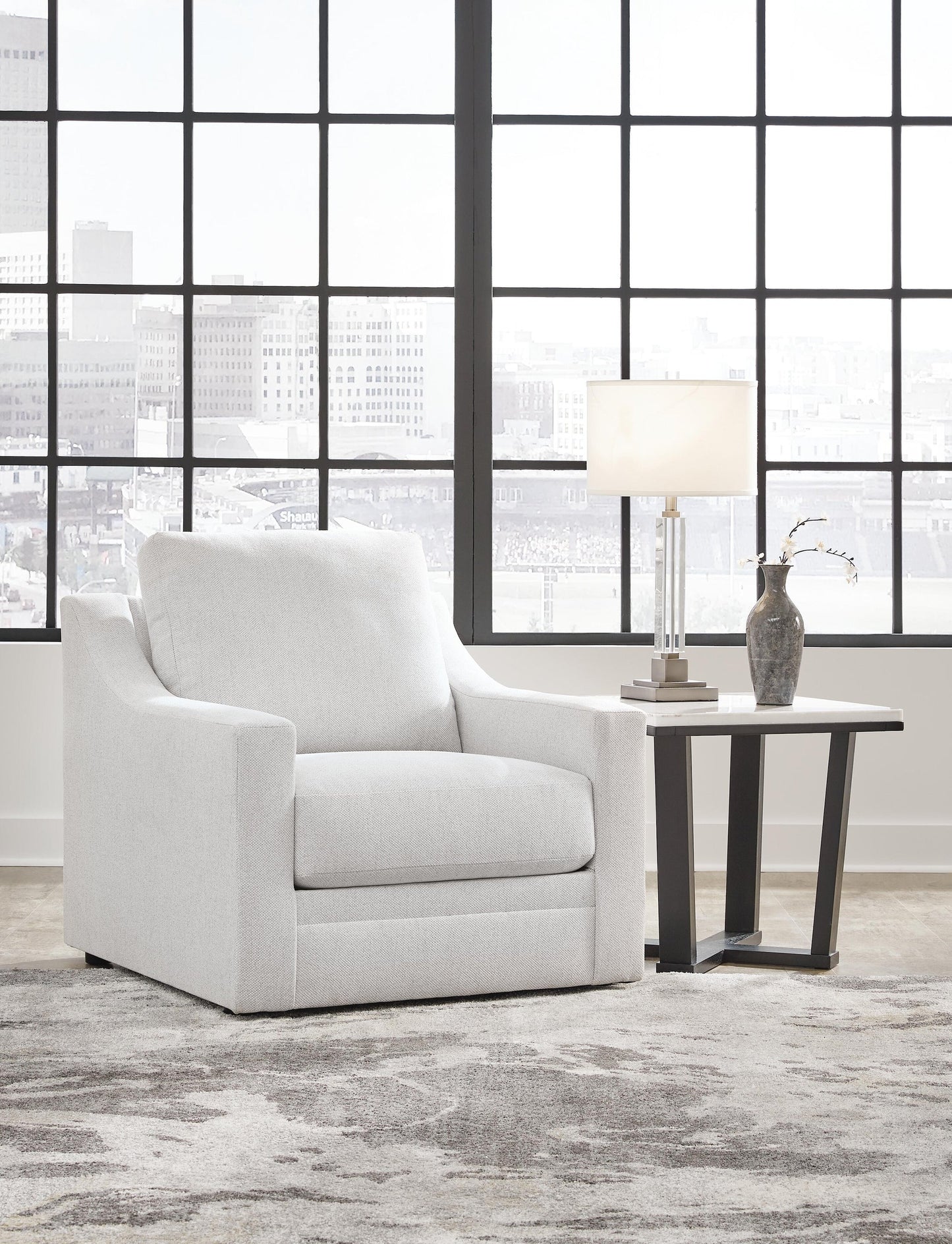 Maitelynn Chair