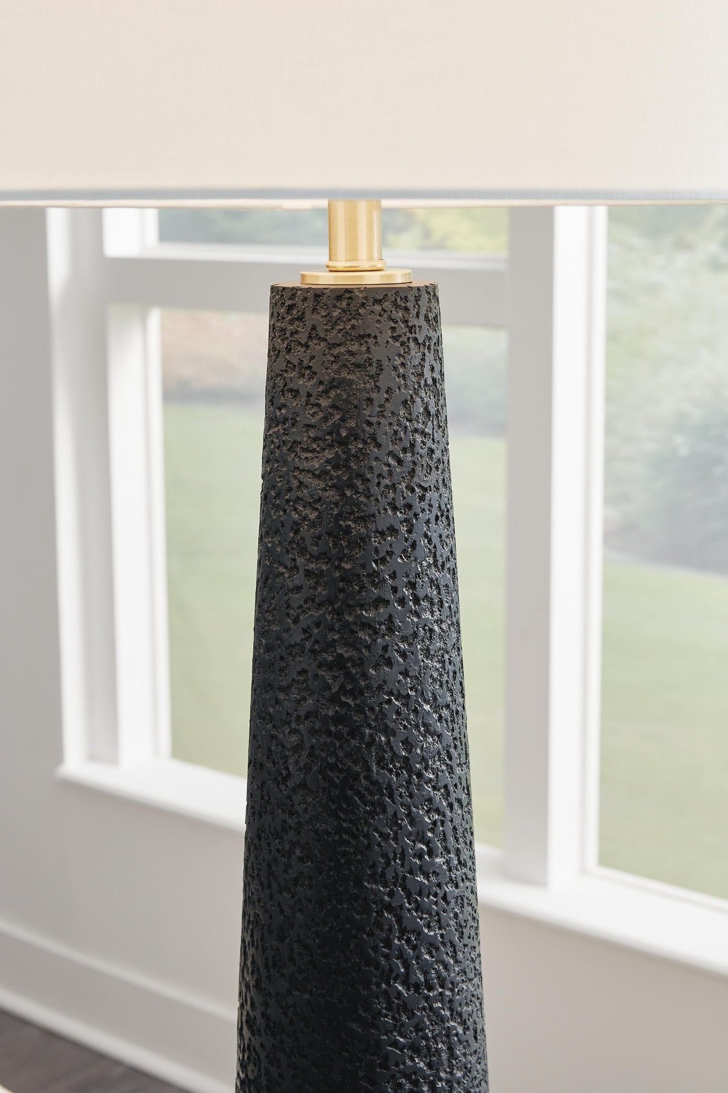 Hallburg Poly Floor Lamp (1/CN)