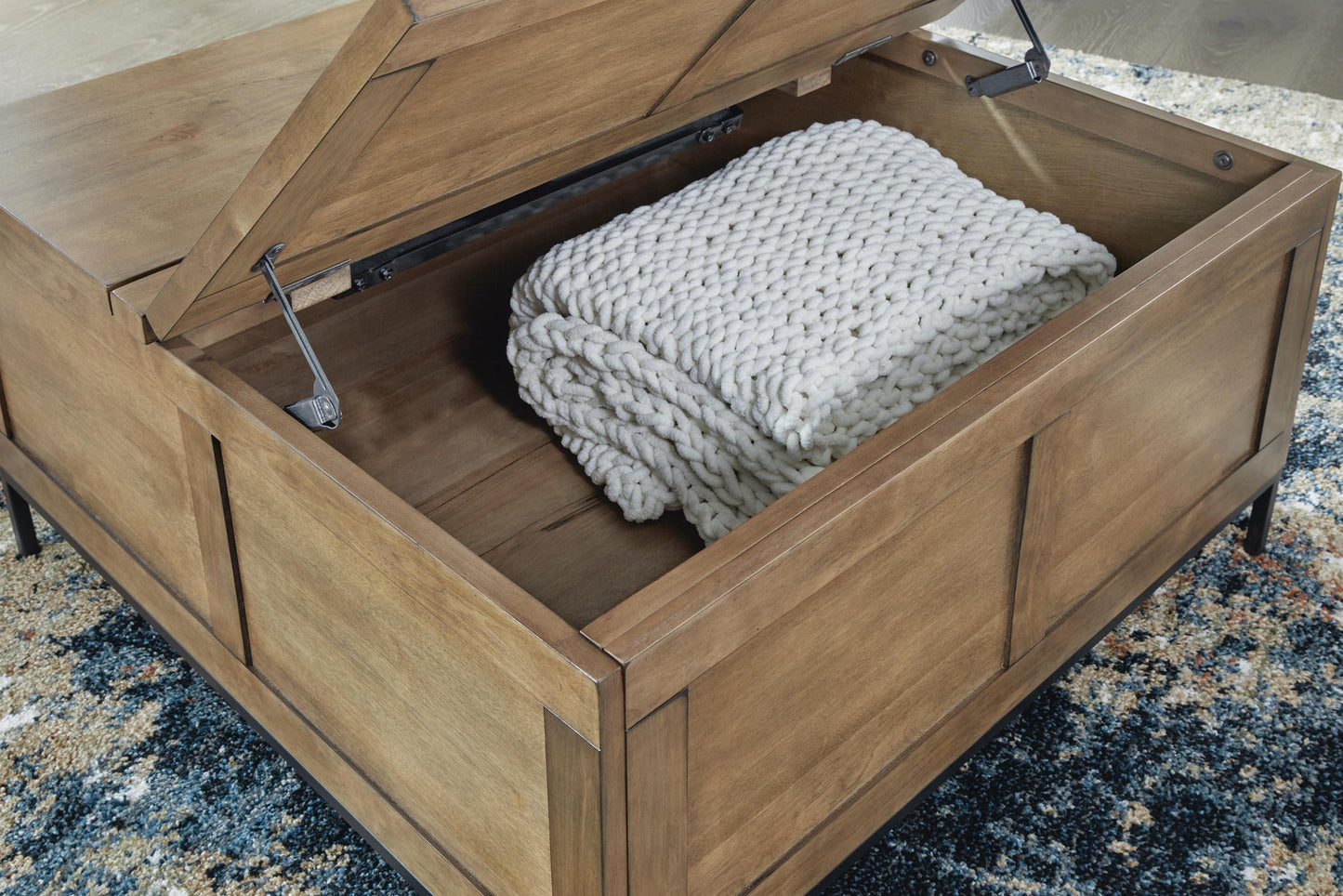 Torlanta Lift Top Cocktail Table
