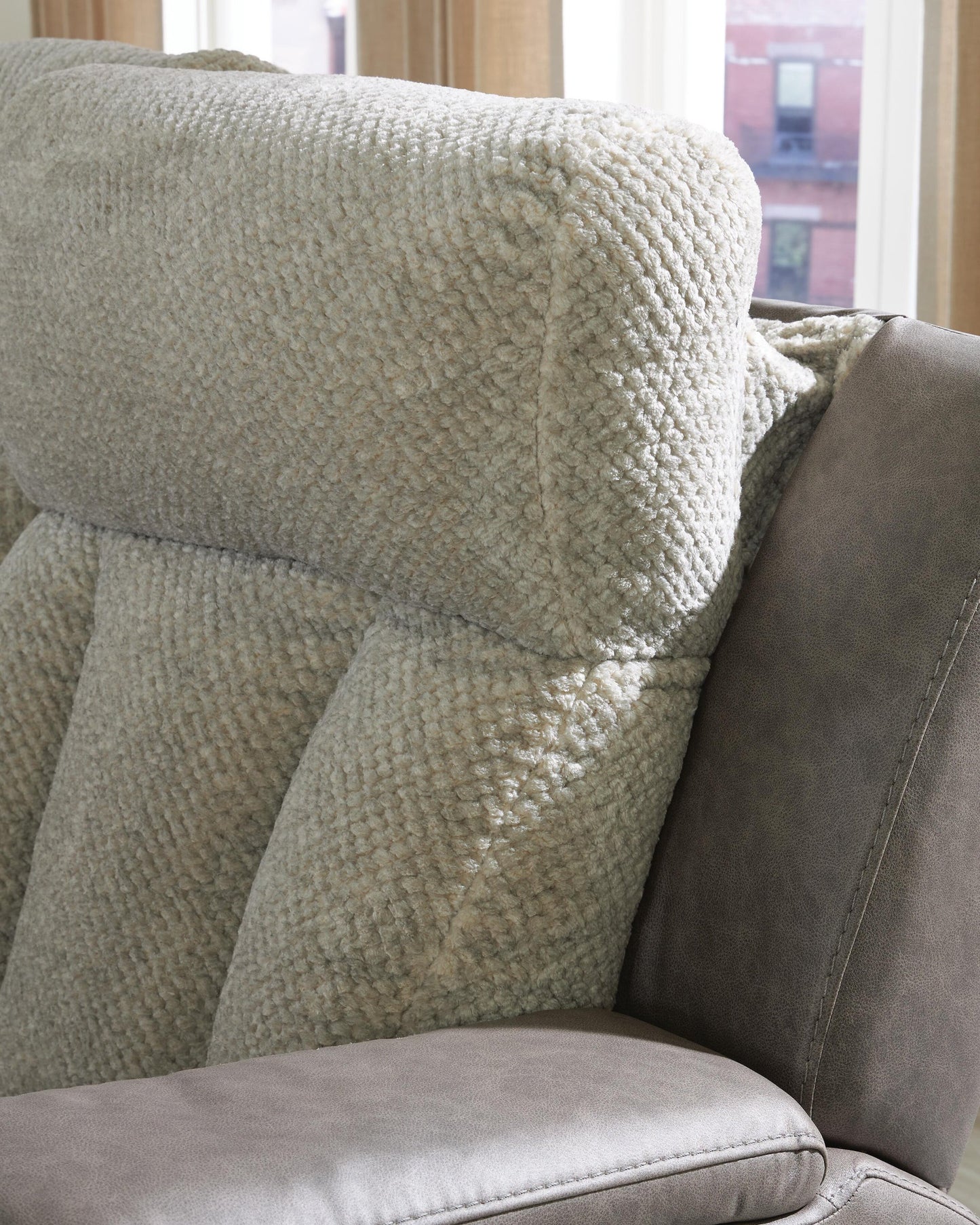 Branthorpe PWR REC Sofa with ADJ Headrest
