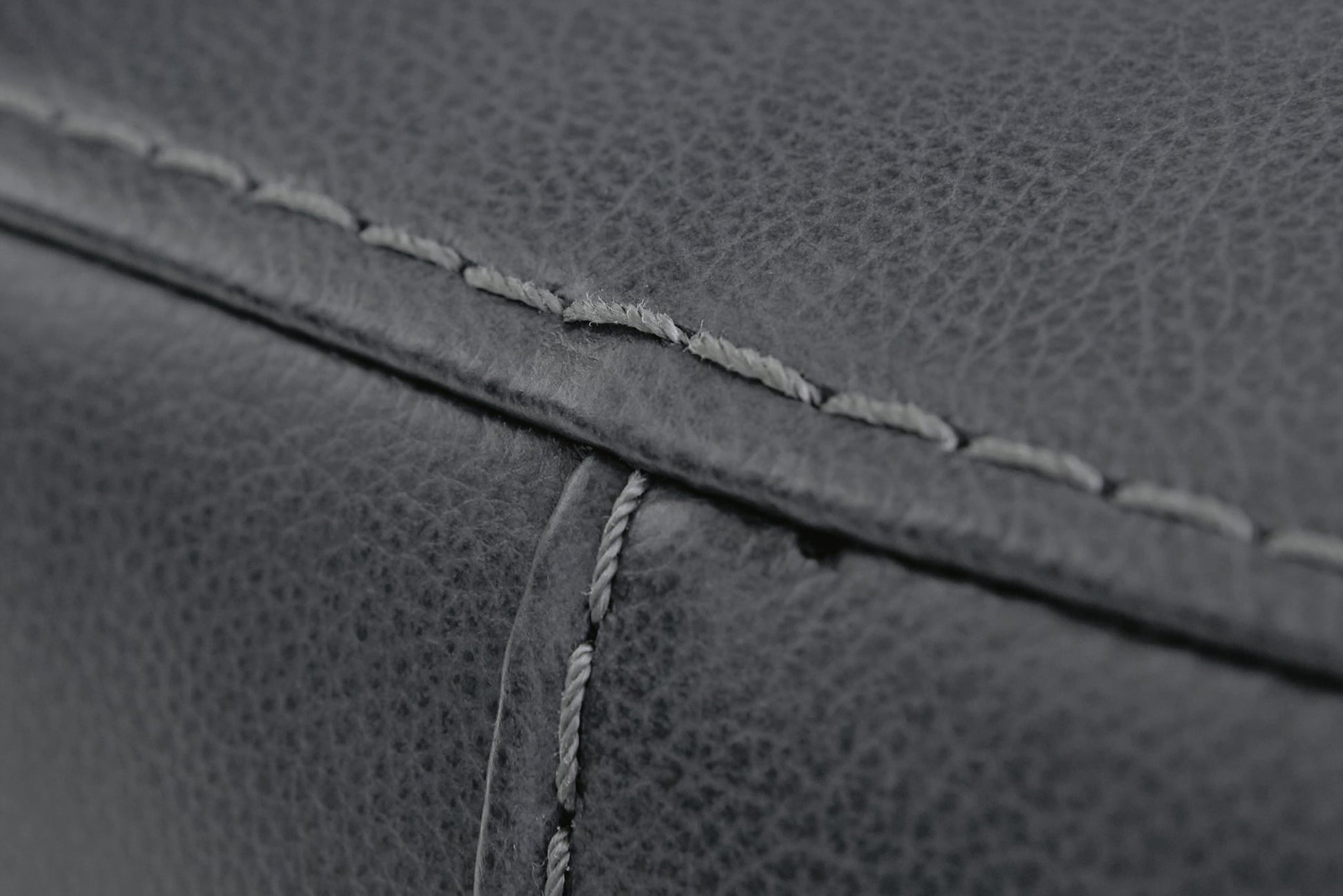 5560435