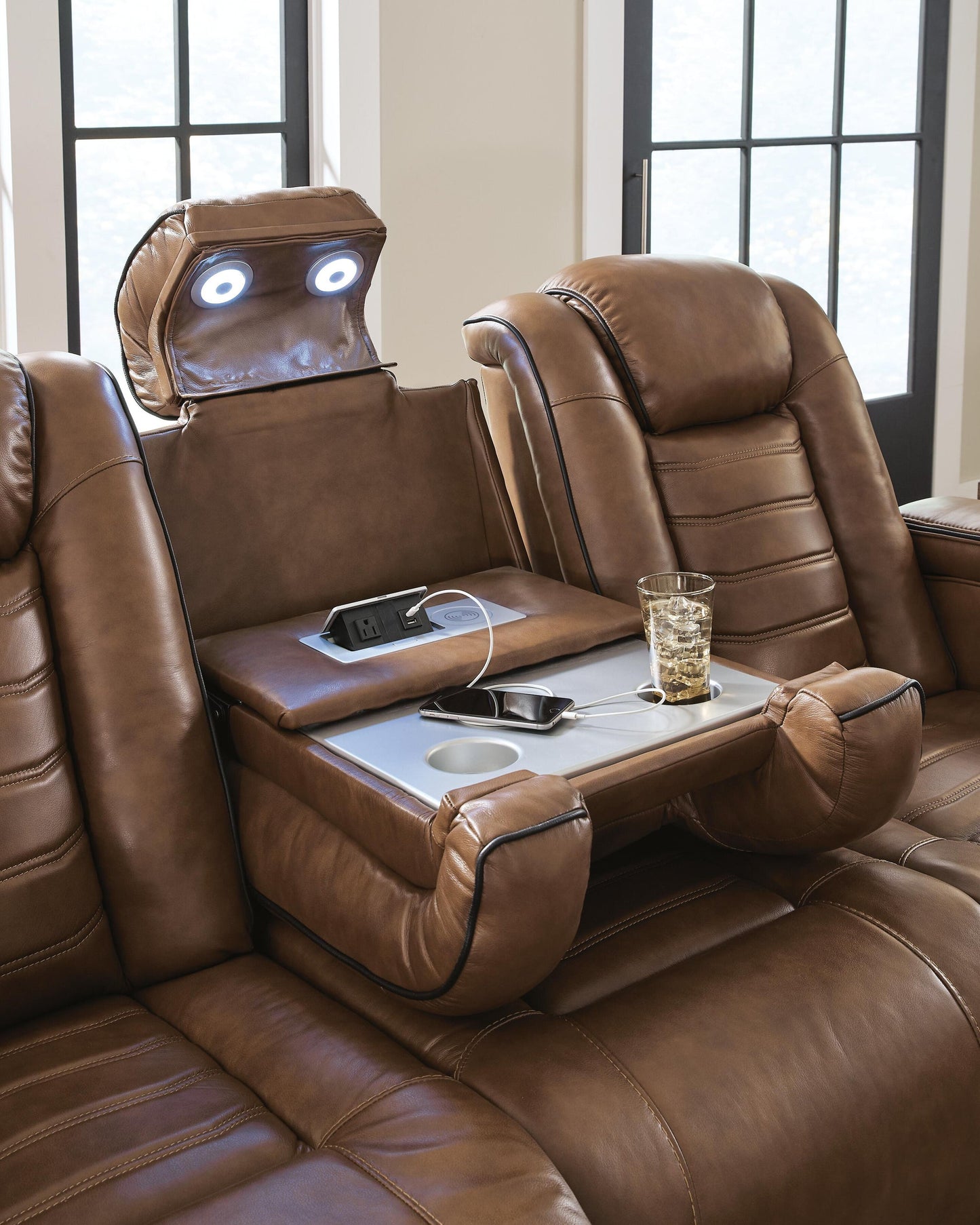 Gruaro PWR REC Sofa with ADJ Headrest
