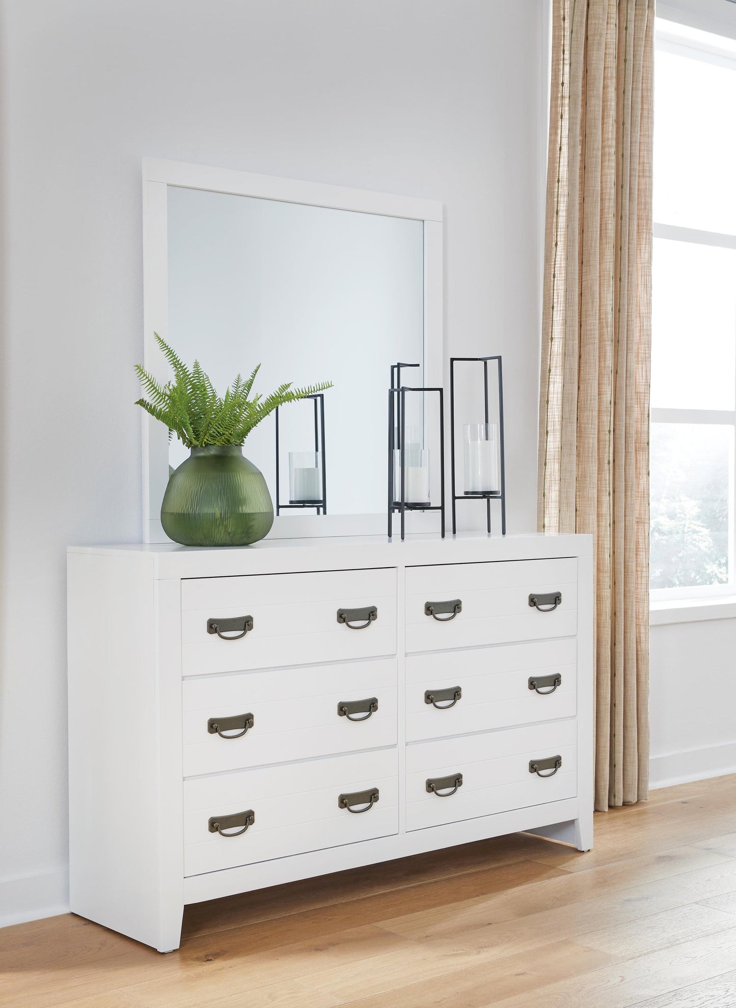 Binterglen Full Panel Bed with Mirrored Dresser and Nightstand