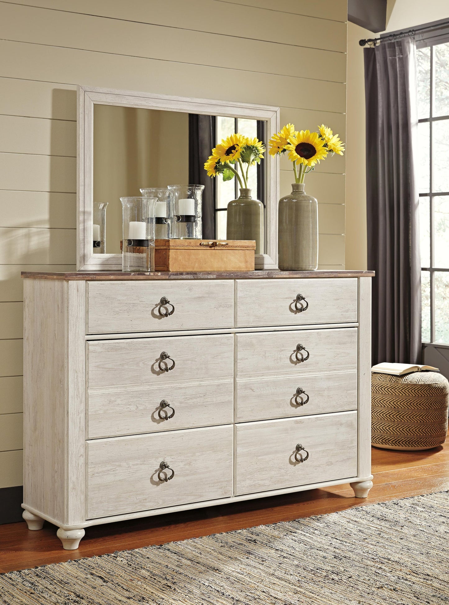 Willowton King Panel Bed with Mirrored Dresser and Nightstand