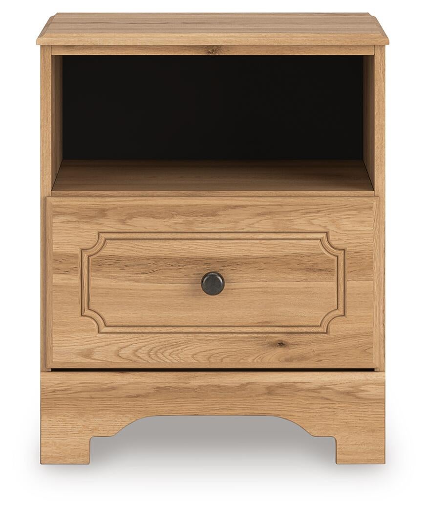 Galletyn Queen Panel Bed with Mirrored Dresser and Nightstand
