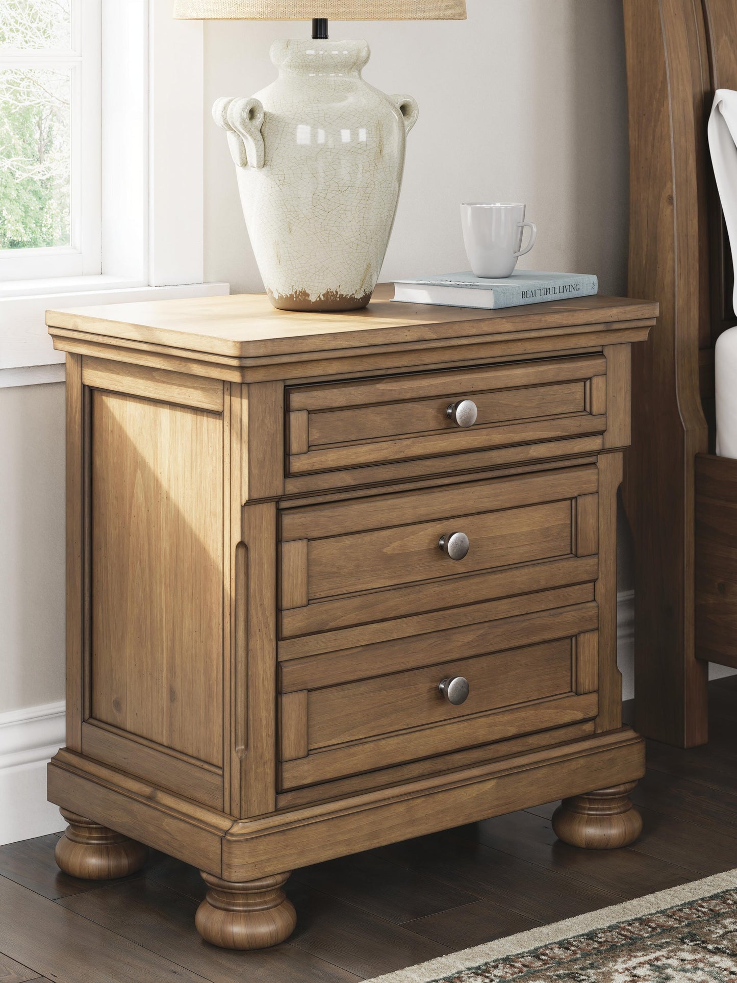Vandenmore King Panel Bed with Mirrored Dresser, Chest and Nightstand